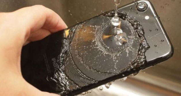 蚂蚁庄园1月13日：为什么手机屏幕沾上水会影响触控效果